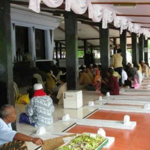 Paket Wisata Religi Sumenep