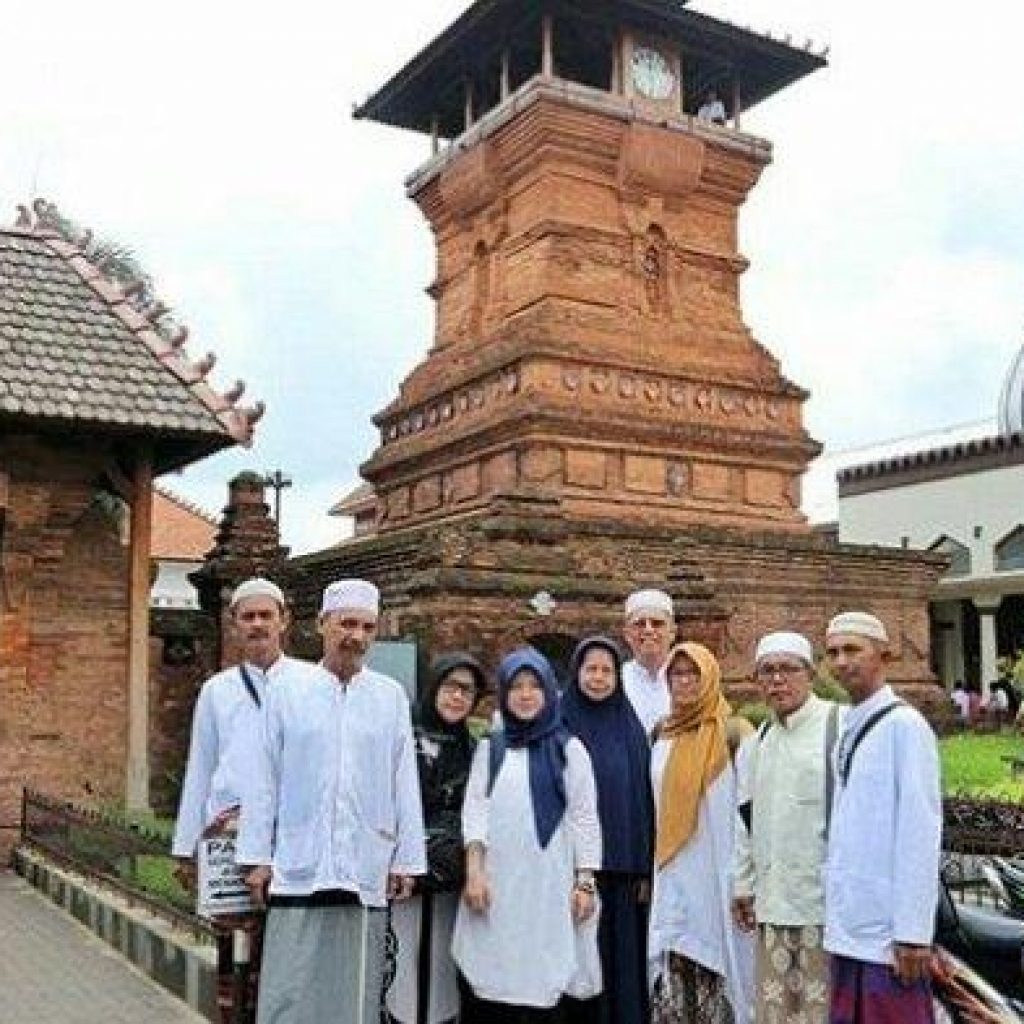 Promo Harga Paket Wisata Religi Wali Songo Untuk Anda Di Badung Qurnia